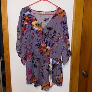 Floral Romper NWOT 💜